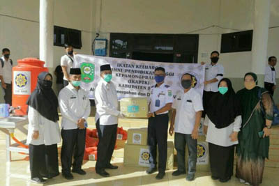 IKAPTK Siak Serahkan Bantuan Covid-19 kepada Bupati Siak